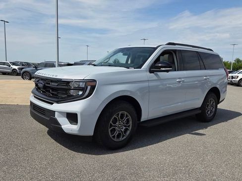 New 2026 Ford Expedition Active RWD image 3