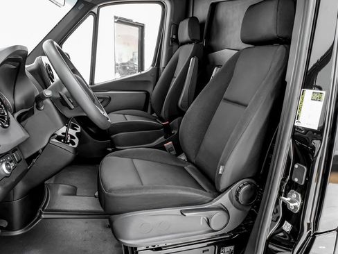 Used 2024 Mercedes-Benz Sprinter 3500 image 24