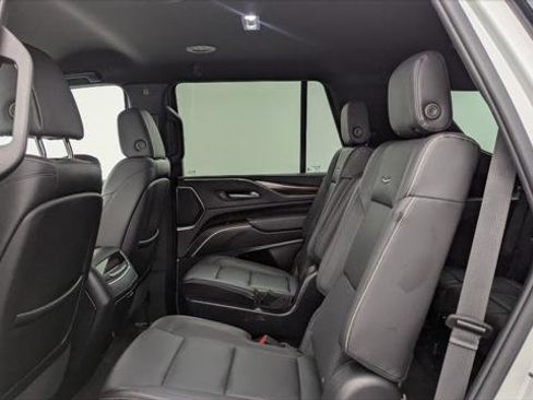 Used 2021 Cadillac Escalade Luxury RWD image 17