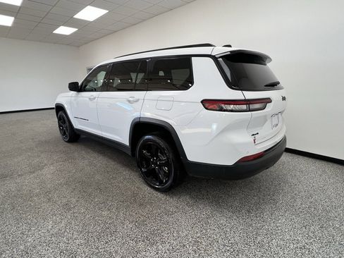 Used 2024 Jeep Grand Cherokee L Altitude image 20