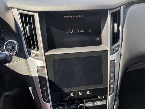Used 2021 INFINITI Q50 Luxe w/ Seat & Sound Package RWD image 16
