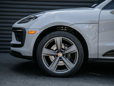 Certified 2023 Porsche Macan S AWD/4WD image 16