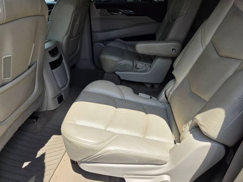 Used 2017 Cadillac Escalade ESV Premium Luxury AWD/4WD image 12