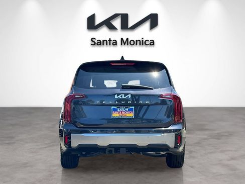 Certified 2025 Kia Telluride LX FWD image 5