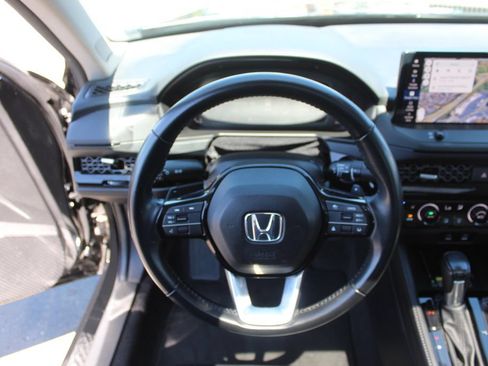 Used 2023 Honda Accord Touring image 17