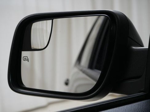 Used 2017 Ford Explorer XLT w/ Equipment Group 201A image 31