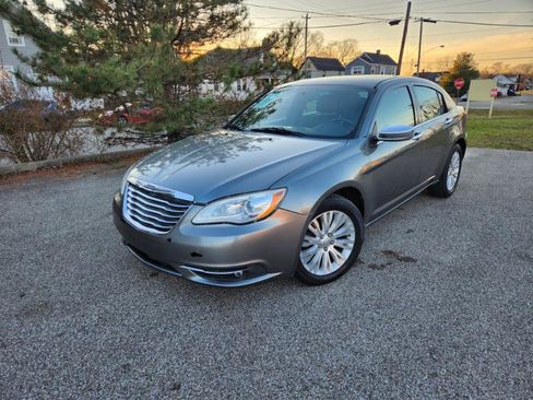 Used 2012 Chrysler 200 Limited image 1