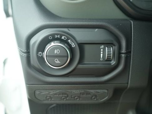 New 2026 Jeep Gladiator Mojave w/ Steel Bumper Group AWD/4WD image 31