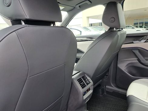 New 2026 Volkswagen Tiguan SEL R-Line AWD/4WD image 21