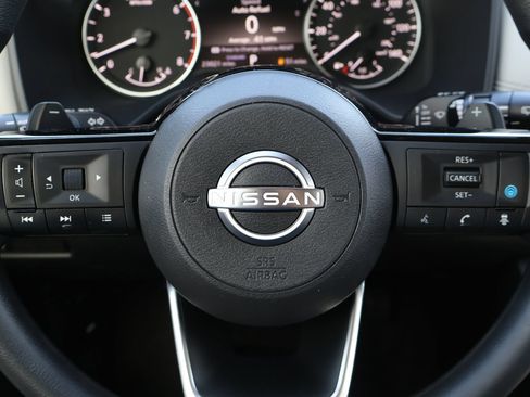 Used 2023 Nissan Rogue SV FWD image 22