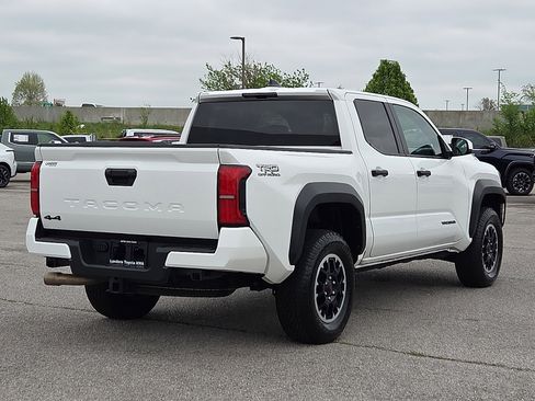 Used 2024 Toyota Tacoma TRD Off-Road AWD/4WD image 5