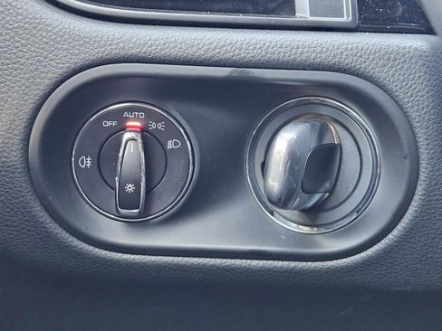 Certified 2025 Porsche Macan S image 21