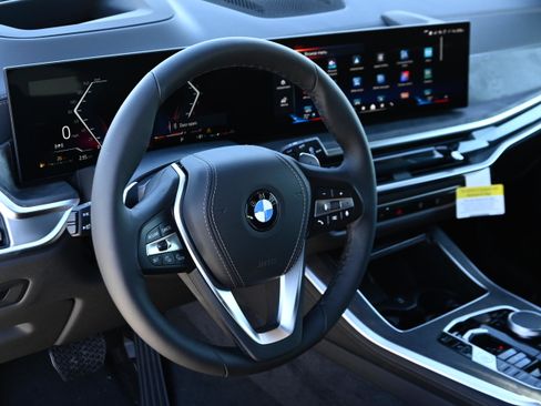 New 2026 BMW X5 sDrive40i w/ Climate Comfort Package image 9