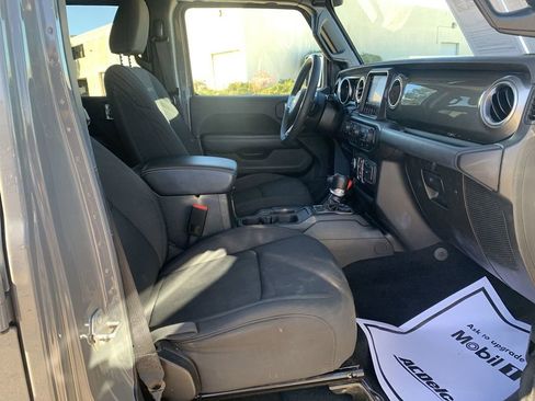 Used 2023 Jeep Wrangler Sahara image 26