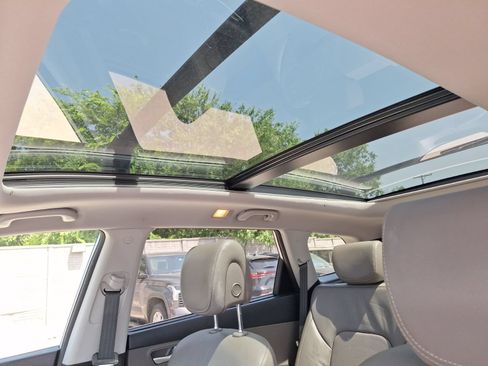 Used 2017 Hyundai Santa Fe FWD image 30