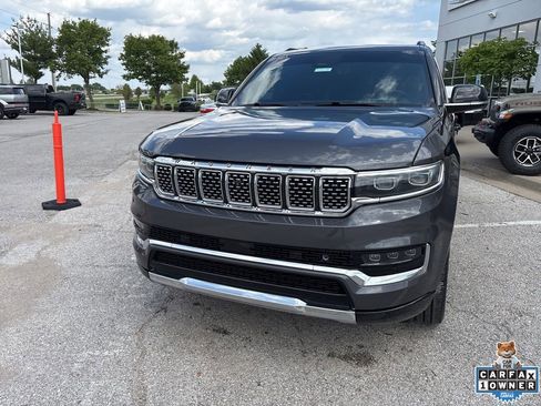 Used 2023 Jeep Grand Wagoneer Series III AWD/4WD image 11