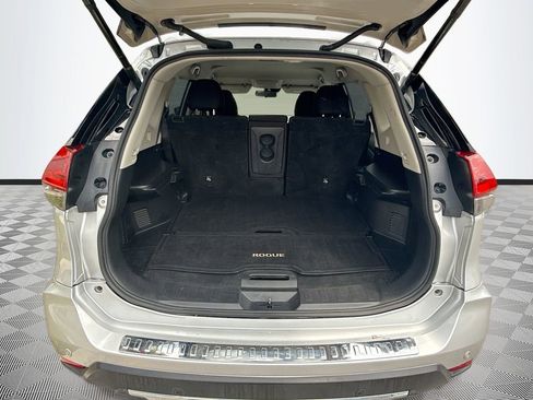 Used 2019 Nissan Rogue SV AWD/4WD image 26