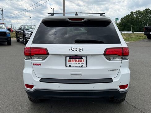 Used 2020 Jeep Grand Cherokee Laredo RWD image 4