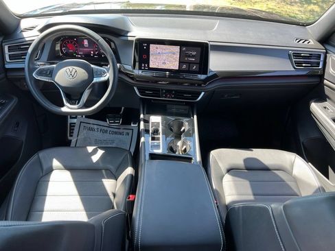 Used 2026 Volkswagen Atlas Cross Sport SEL R-Line AWD/4WD image 26