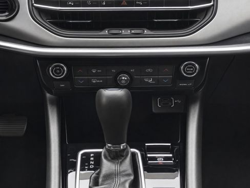 Used 2025 Jeep Compass Limited AWD/4WD image 9