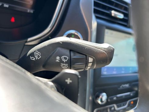 Used 2020 Ford Fusion SE image 23