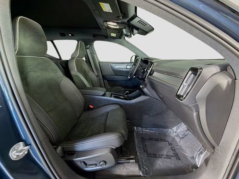 Used 2022 Volvo XC40 P8 Recharge Plus AWD/4WD image 29