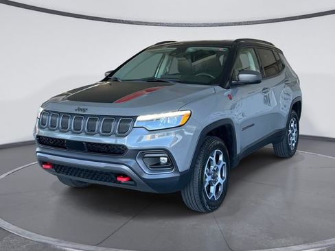 Used 2022 Jeep Compass Trailhawk w/ Trailhawk Elite Group image 3