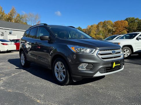 Used 2019 Ford Escape SEL image 9