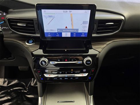 Used 2021 Ford Explorer Limited image 26