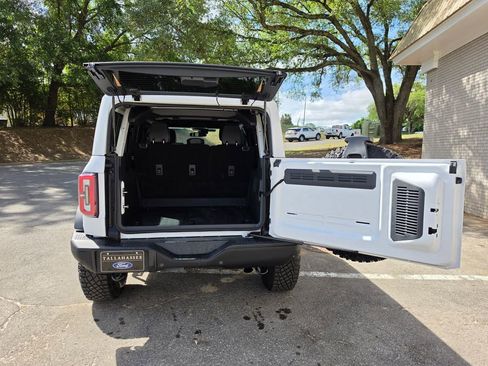 Used 2025 Ford Bronco Badlands image 39