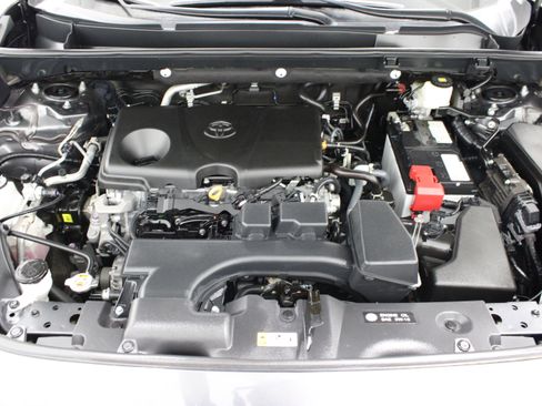 Used 2024 Toyota RAV4 LE FWD image 32