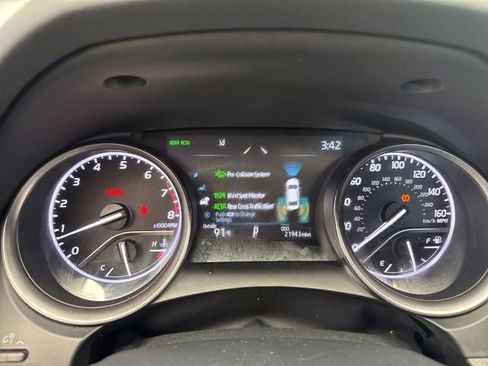 Used 2023 Toyota Camry SE image 26