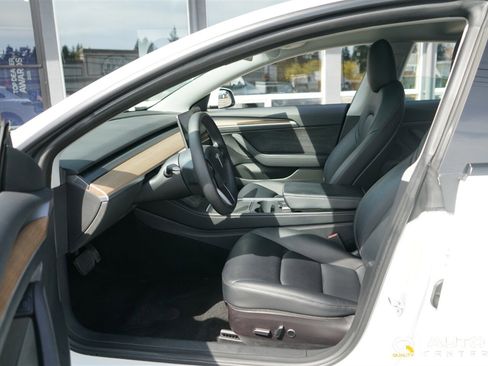 Used 2022 Tesla Model 3 image 11