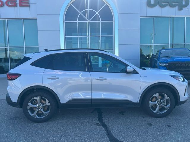 Used 2025 Ford Escape ST-Line Select w/ Tech Pack #1 AWD/4WD image 6