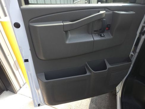 Used 2022 Chevrolet Express 3500 w/ Power Convenience Package image 14