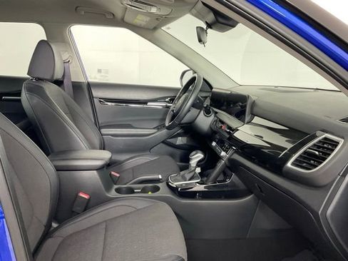 Used 2025 Kia Seltos S image 16