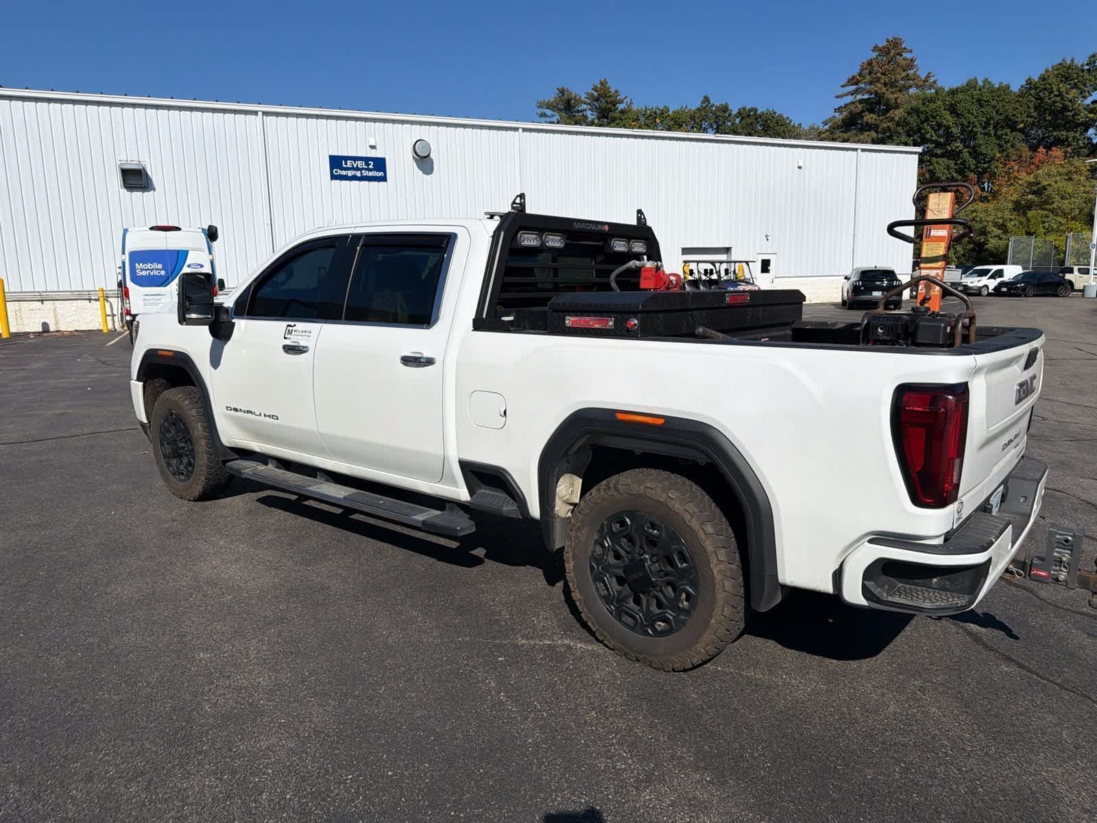 Used 2022 GMC Sierra 2500 Denali w/ Denali Ultimate Package AWD/4WD image 7