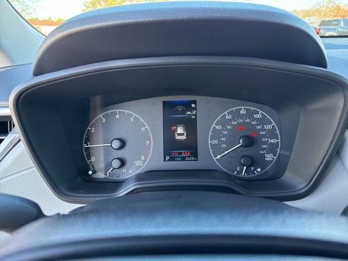 Used 2025 Toyota Corolla Cross L image 19