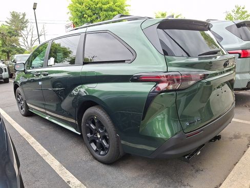 New 2026 Toyota Sienna XLE Woodland Edition AWD/4WD image 3