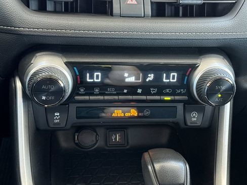 Used 2024 Toyota RAV4 XLE FWD image 31