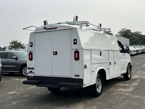 Used 2023 GMC Savana 3500 w/ Power Convenience Package image 7