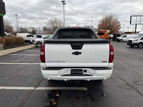 Used 2011 Chevrolet Avalanche LT w/ Luxury Package image 7