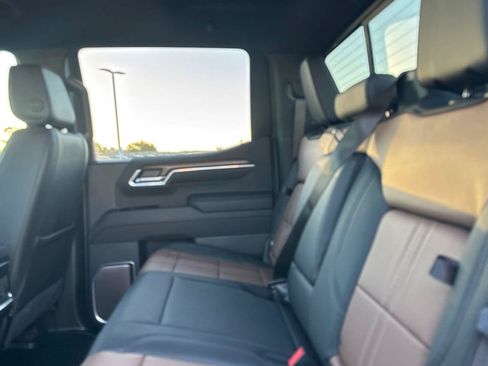 Used 2026 Chevrolet Silverado 1500 High Country AWD/4WD image 42