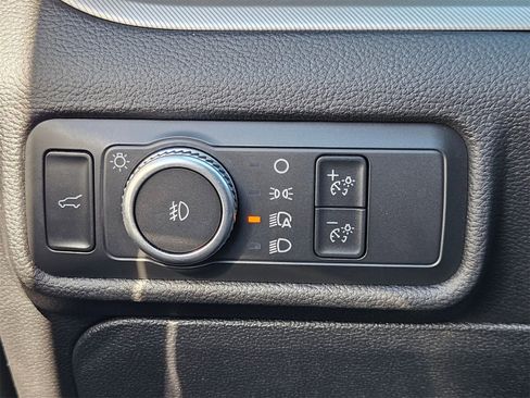 Certified 2022 Ford Explorer XLT w/ Equipment Group 202A image 14