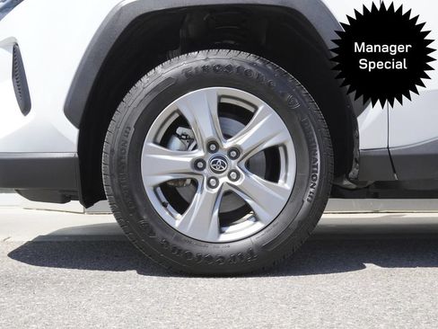 Used 2024 Toyota RAV4 XLE AWD/4WD image 32