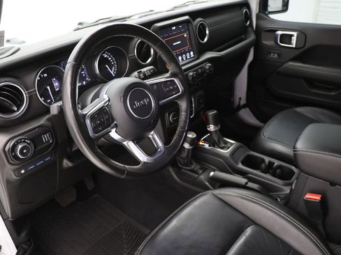 Used 2023 Jeep Wrangler Unlimited Sahara w/ Cold Weather Group AWD/4WD image 13