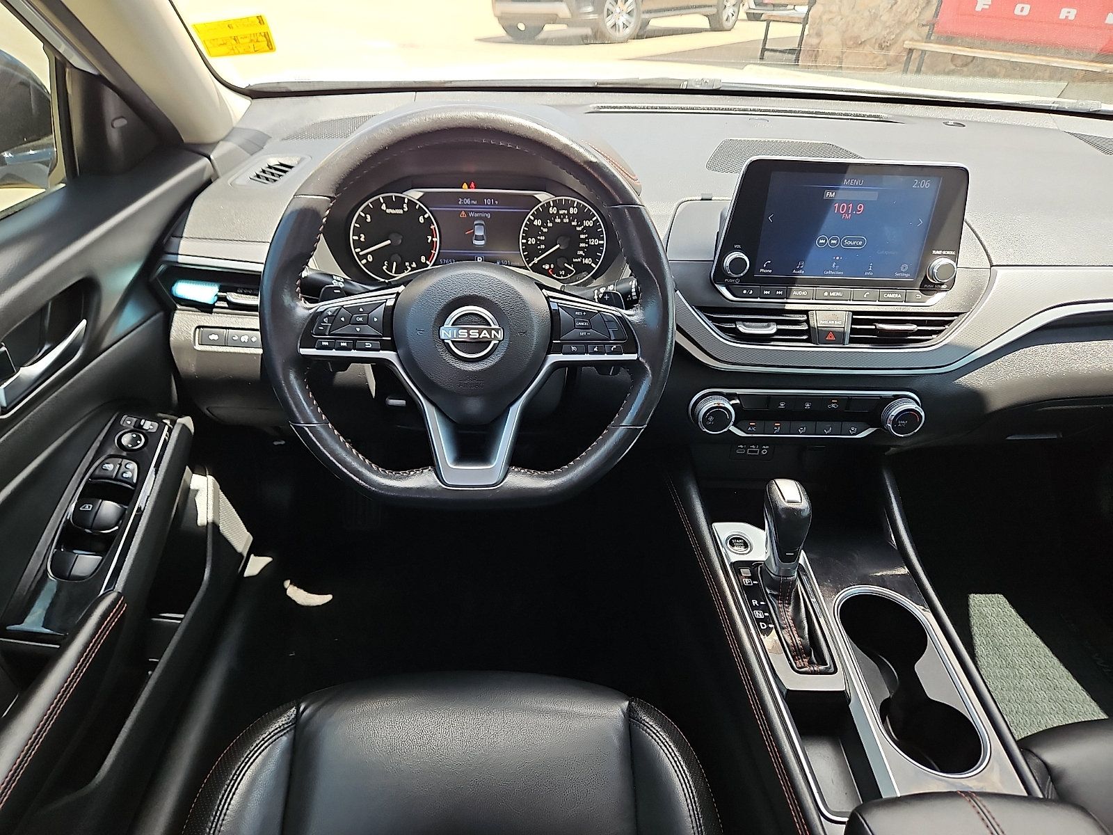 Used 2024 Nissan Altima 2.5 SR FWD image 7