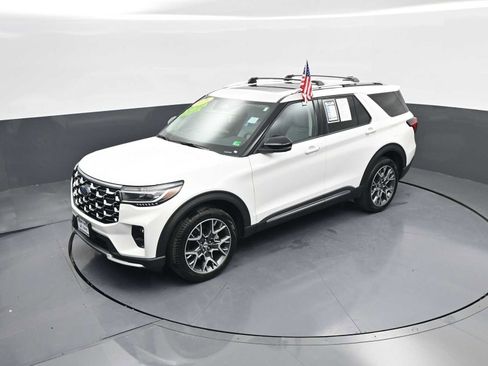 Used 2025 Ford Explorer Platinum w/ Ultimate Package image 28