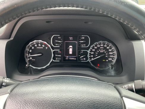 Used 2018 Toyota Tundra Limited w/ Limited Premium Package AWD/4WD image 19