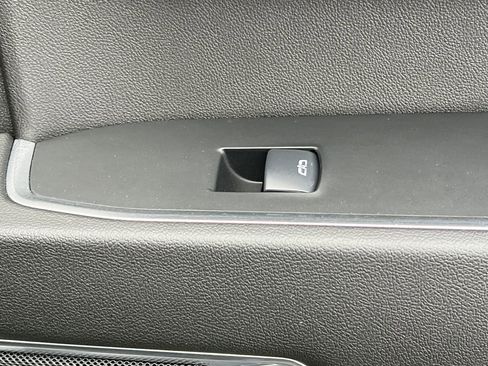 Certified 2025 Chevrolet Silverado 1500 LTZ image 22